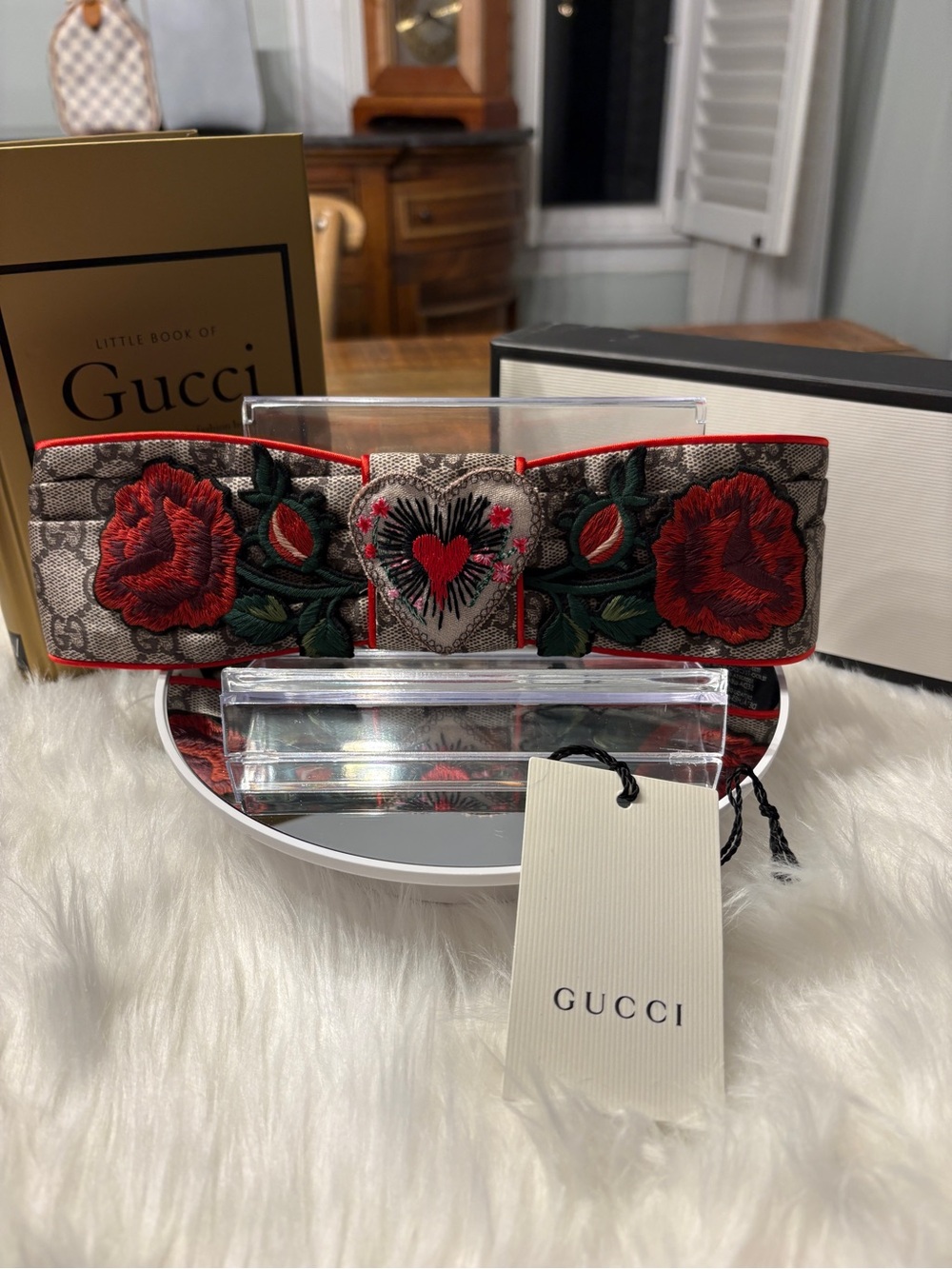 ❤️❤️Gucci Rose Embroidered Heart Bow Headband in Red and Green on GG Silk❤️❤️